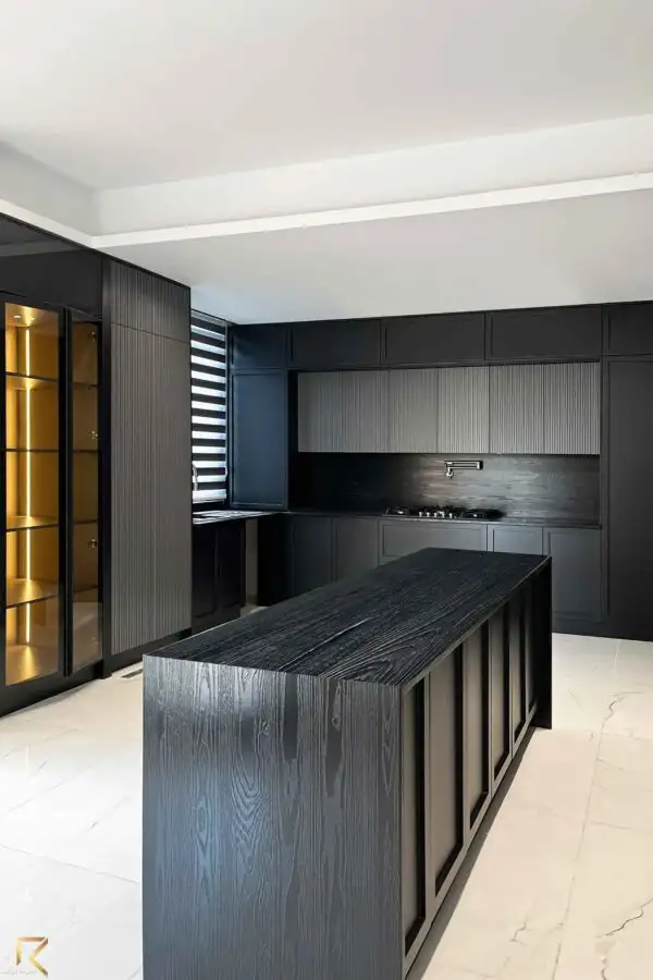 کابینت مشکی مدرن بلک لند __ روماک برنده جایزه برترین تولیدکننده کابینت در ایران